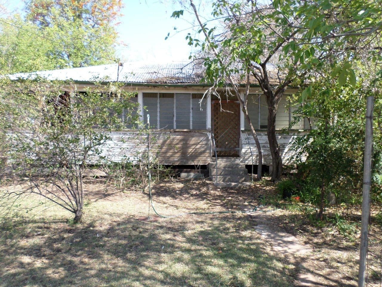 34 Marion Street, MILES QLD 4415, Miles - Thumbnail 2