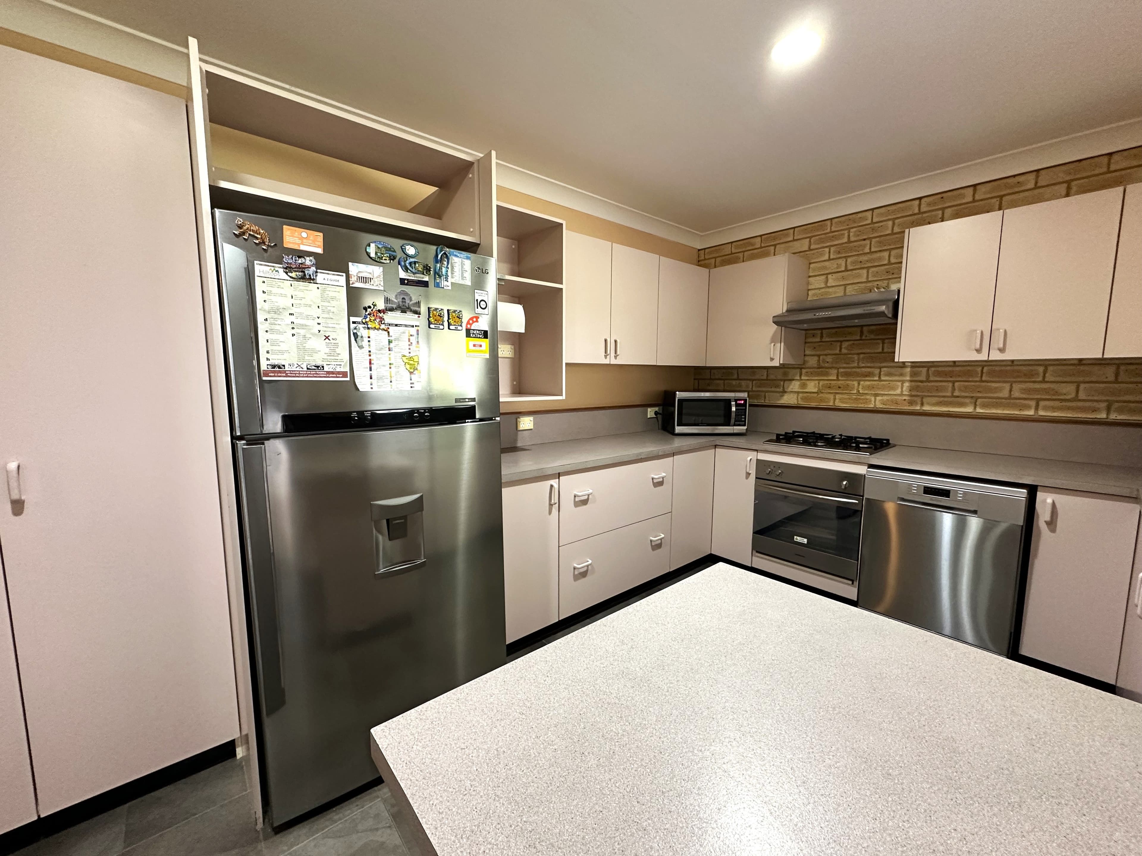 9 Samuel Court, Young NSW 2594, Young - Thumbnail 3