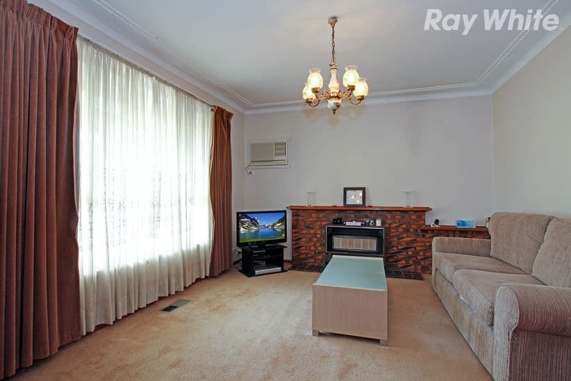 7 Henderson Street, Reservoir VIC 3073, Reservoir - Thumbnail 2