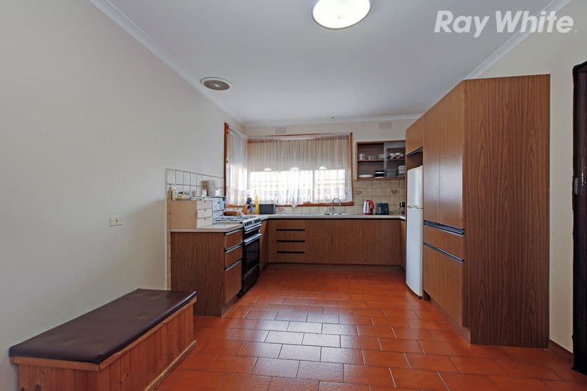 7 Henderson Street, Reservoir VIC 3073, Reservoir - Thumbnail 3