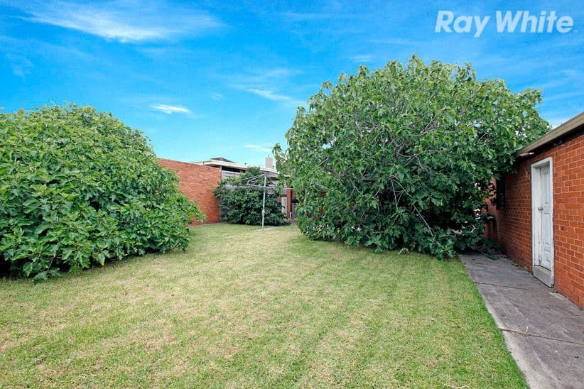 7 Henderson Street, Reservoir VIC 3073, Reservoir - Thumbnail 4
