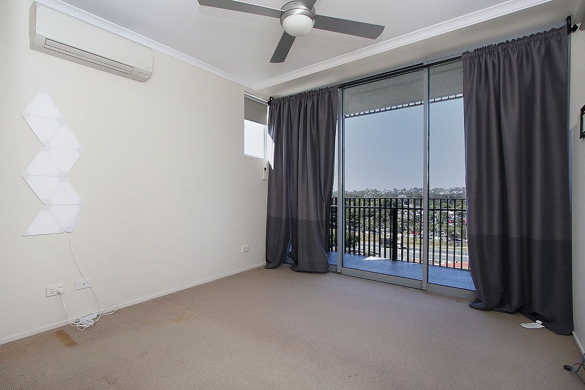 66 Slobodian Avenue, Eight Mile Plains QLD 4113, Eight Mile Plains - Thumbnail 4
