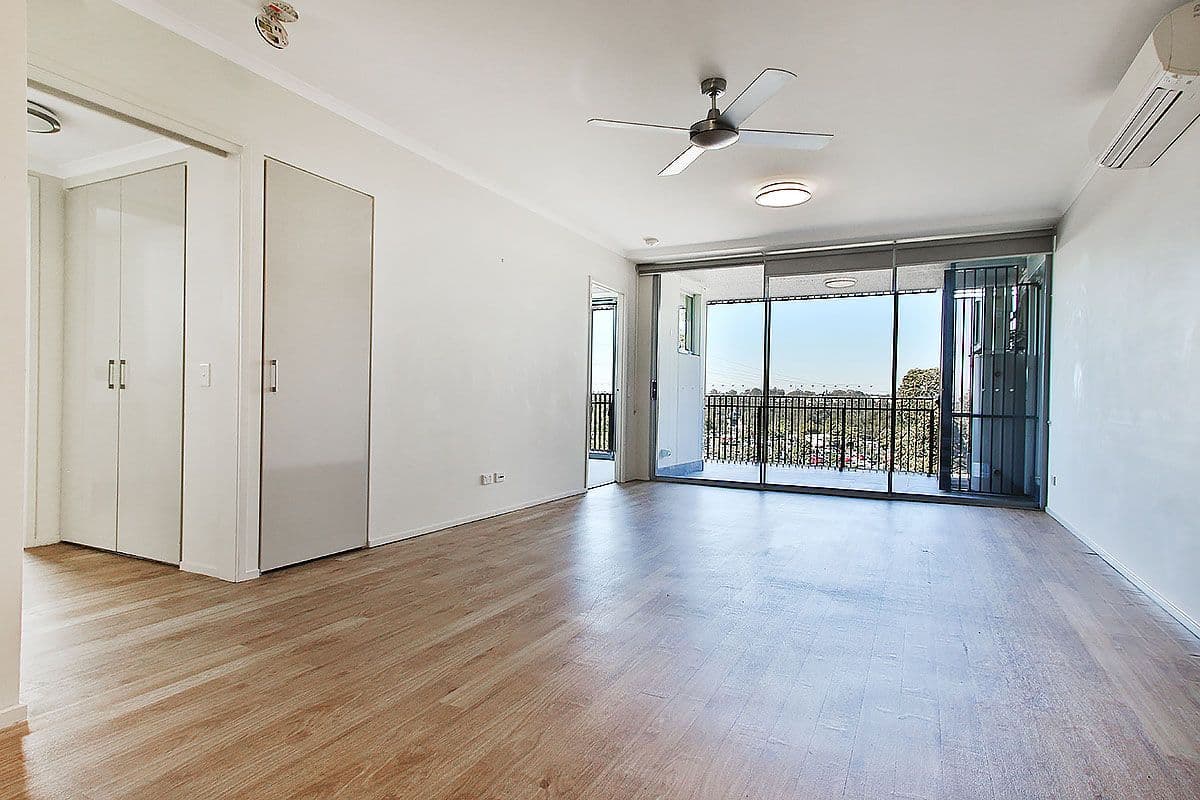 66 Slobodian Avenue, Eight Mile Plains QLD 4113, Eight Mile Plains - Thumbnail 7