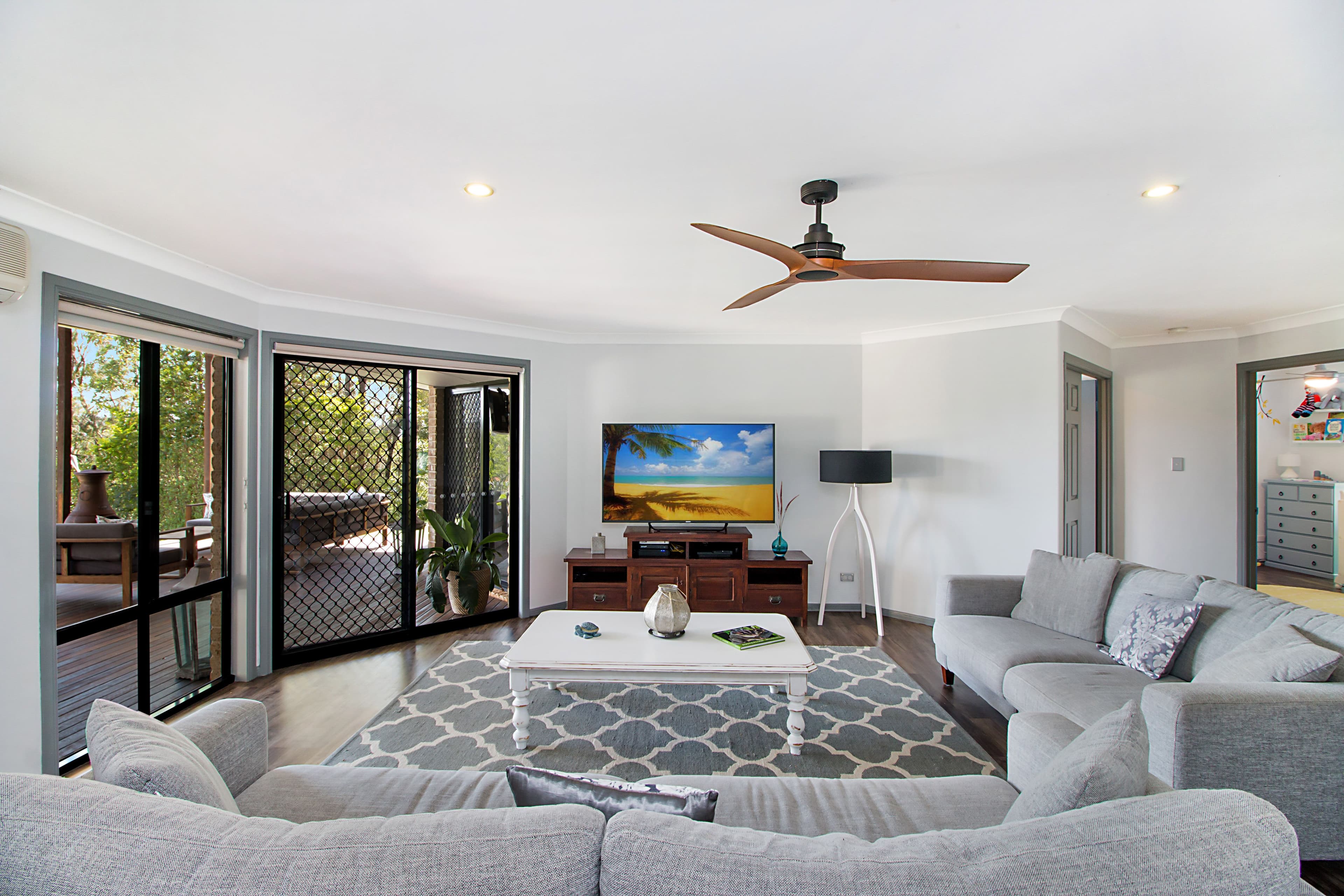 45 Forest Drive, Elanora QLD 4221, Elanora - Thumbnail 4