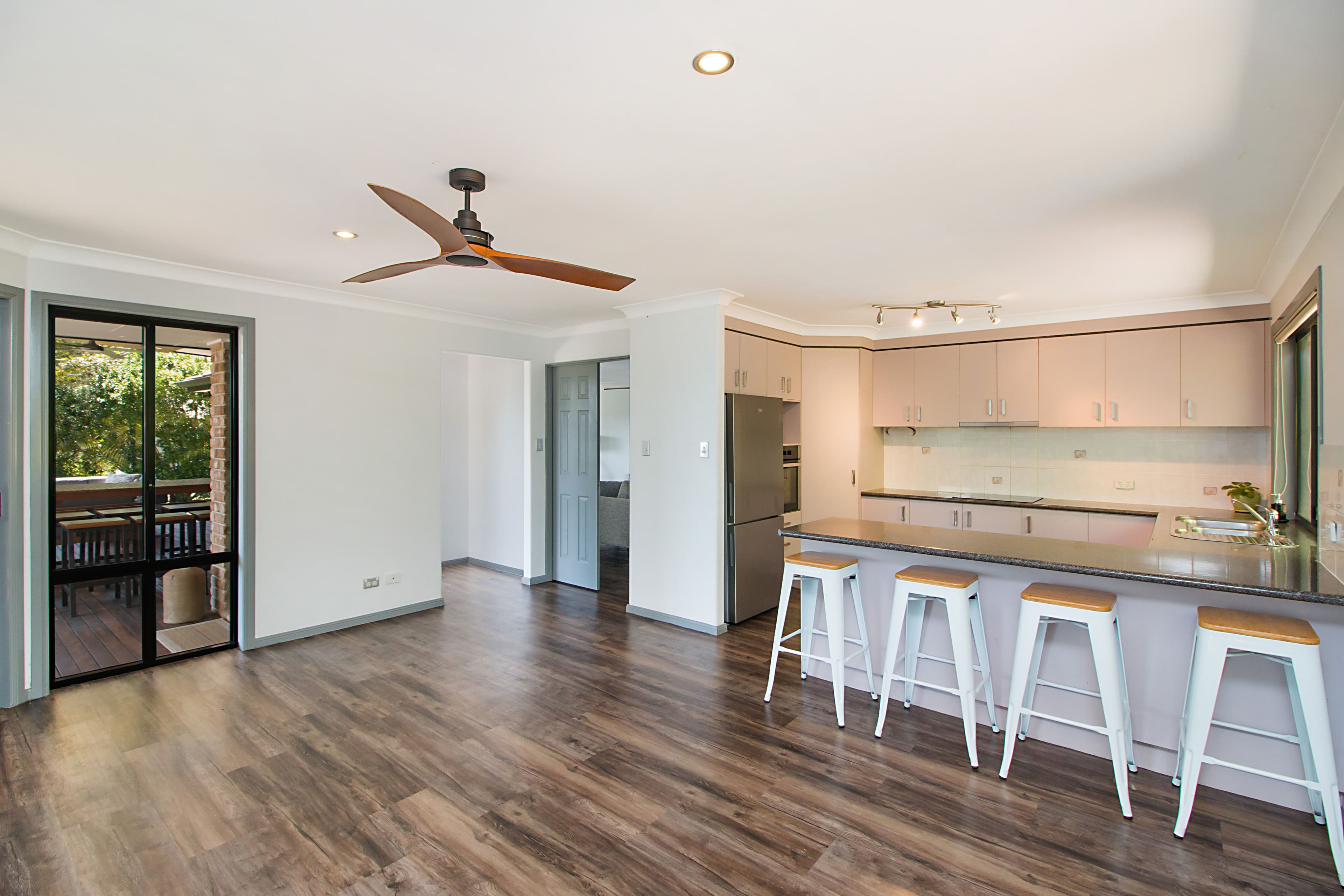 45 Forest Drive, Elanora QLD 4221, Elanora - Thumbnail 5