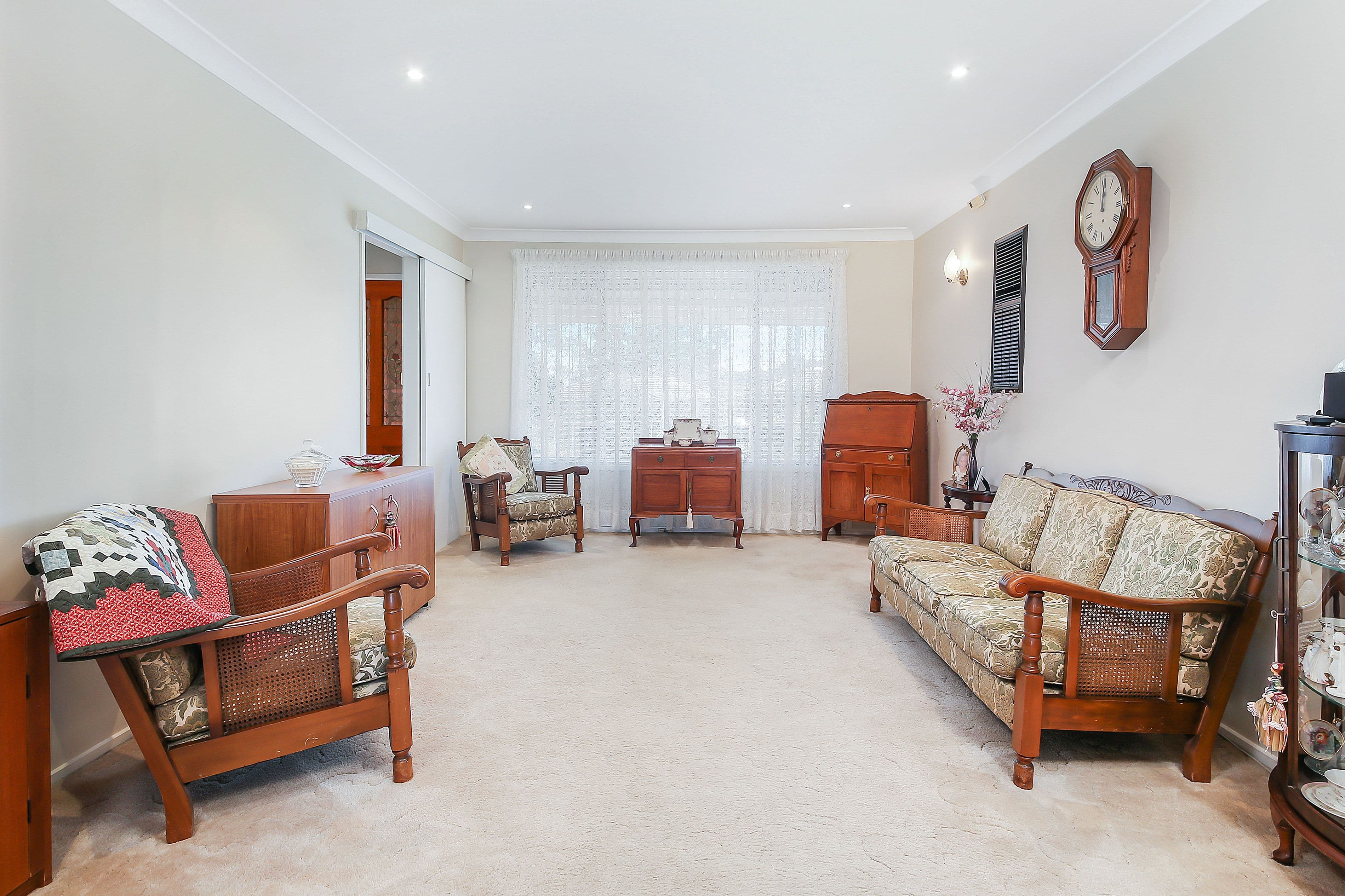87 Oak Drive, Georges Hall - Thumbnail 4