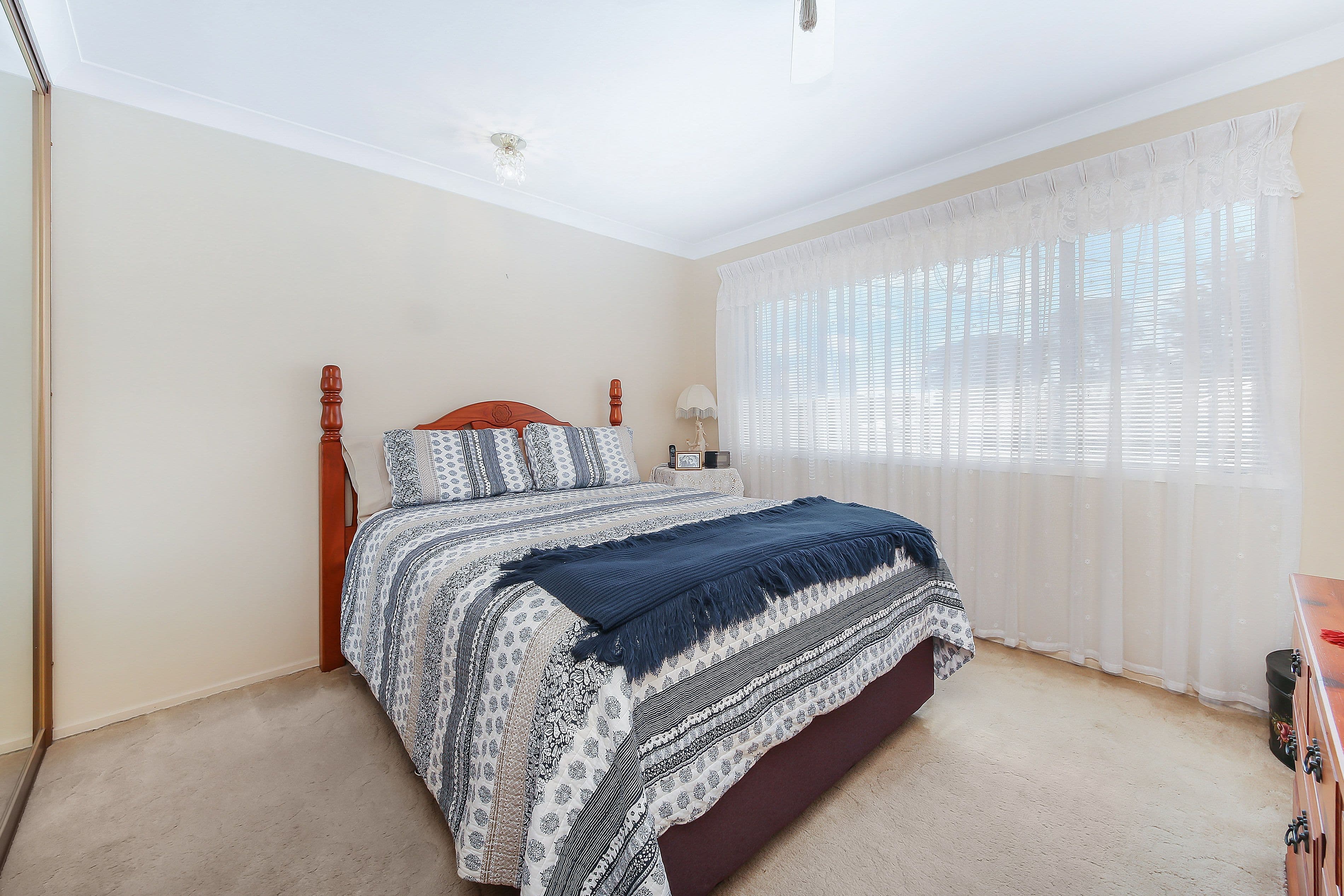 87 Oak Drive, Georges Hall - Thumbnail 6