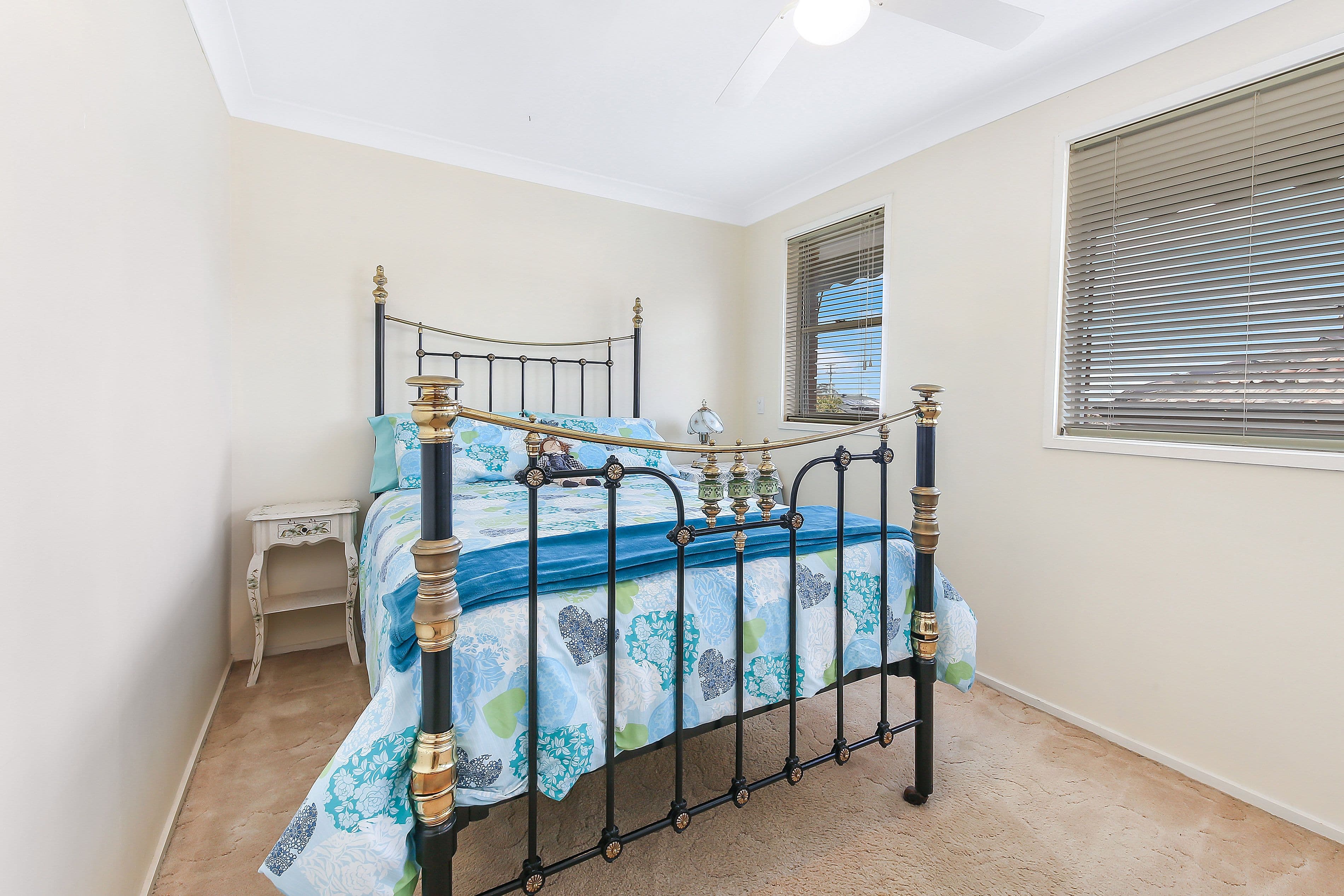 87 Oak Drive, Georges Hall - Thumbnail 7