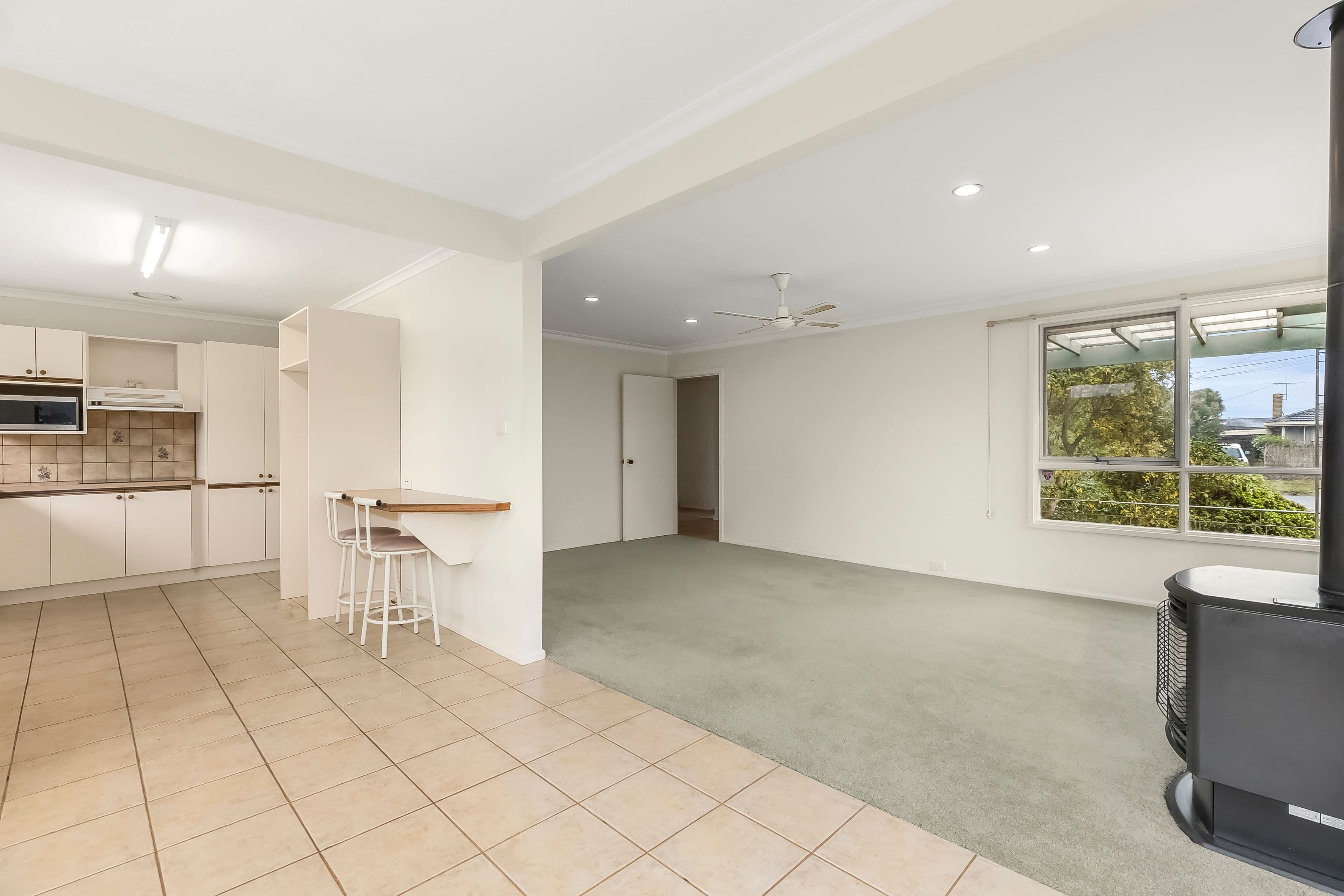 17 Blackwood Drive, Wheelers Hill VIC 3150, Wheelers Hill - Thumbnail 3