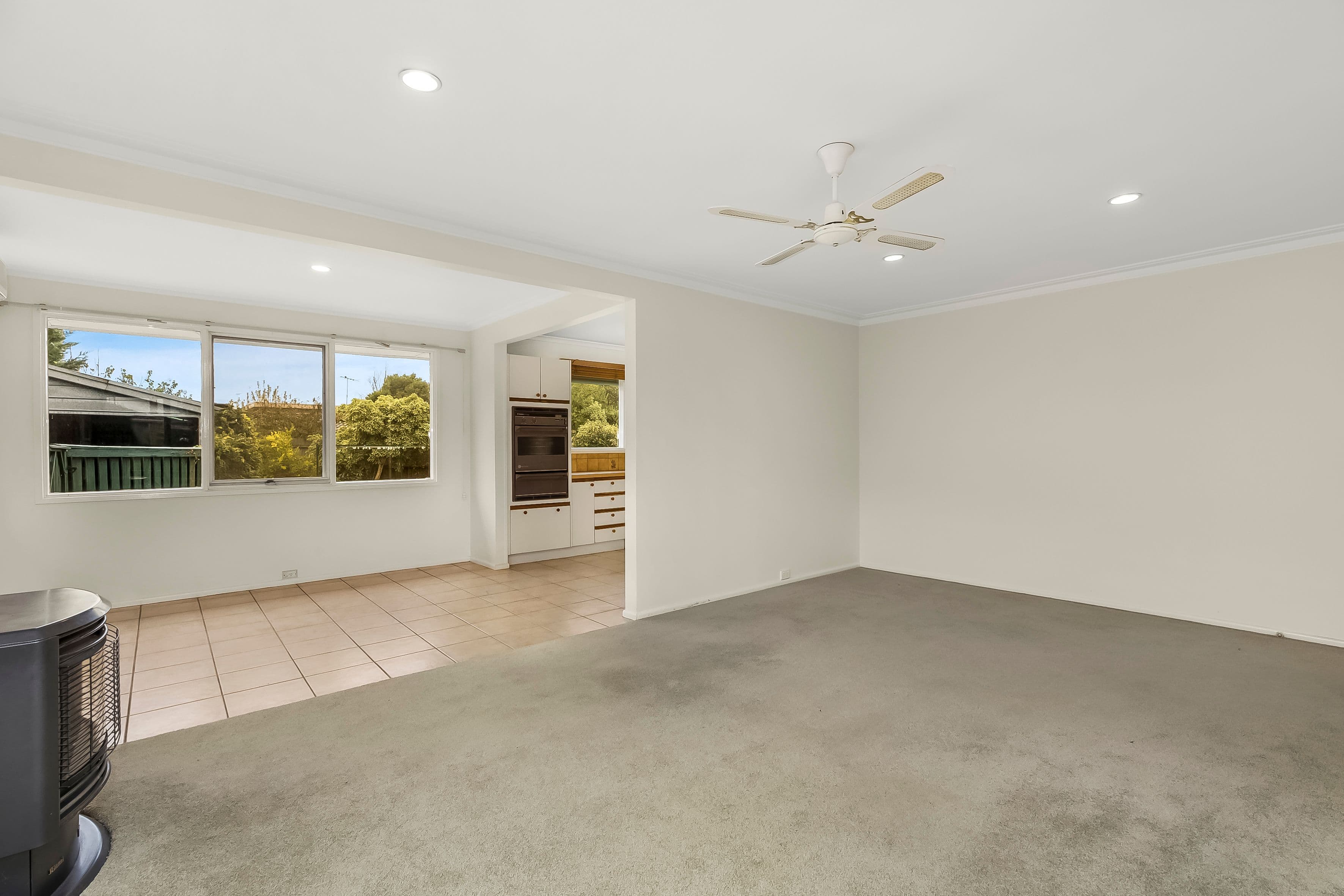 17 Blackwood Drive, Wheelers Hill VIC 3150, Wheelers Hill - Thumbnail 4