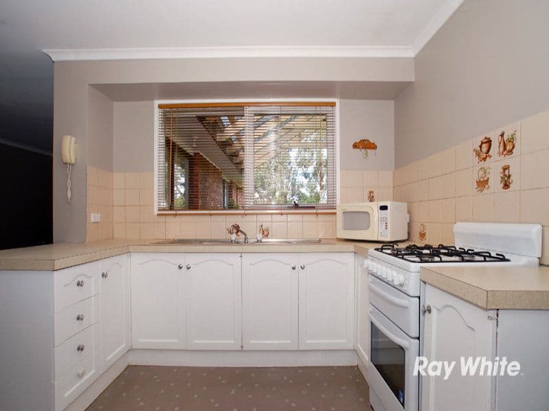 1 Saxonwood Drive, NARRE WARREN VIC 3805, Narre Warren - Thumbnail 2