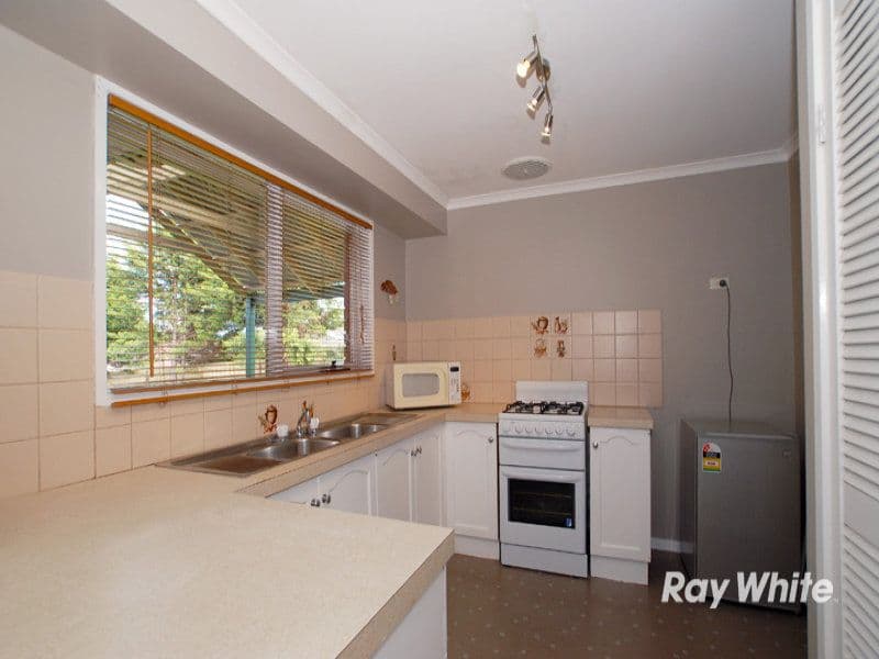 1 Saxonwood Drive, NARRE WARREN VIC 3805, Narre Warren - Thumbnail 3