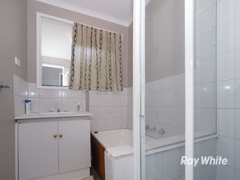 1 Saxonwood Drive, NARRE WARREN VIC 3805, Narre Warren - Thumbnail 8