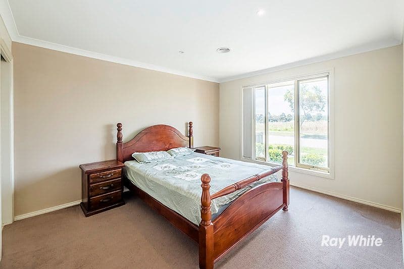 5 Donohue Street, Cranbourne East VIC 3977, Cranbourne East - Thumbnail 2