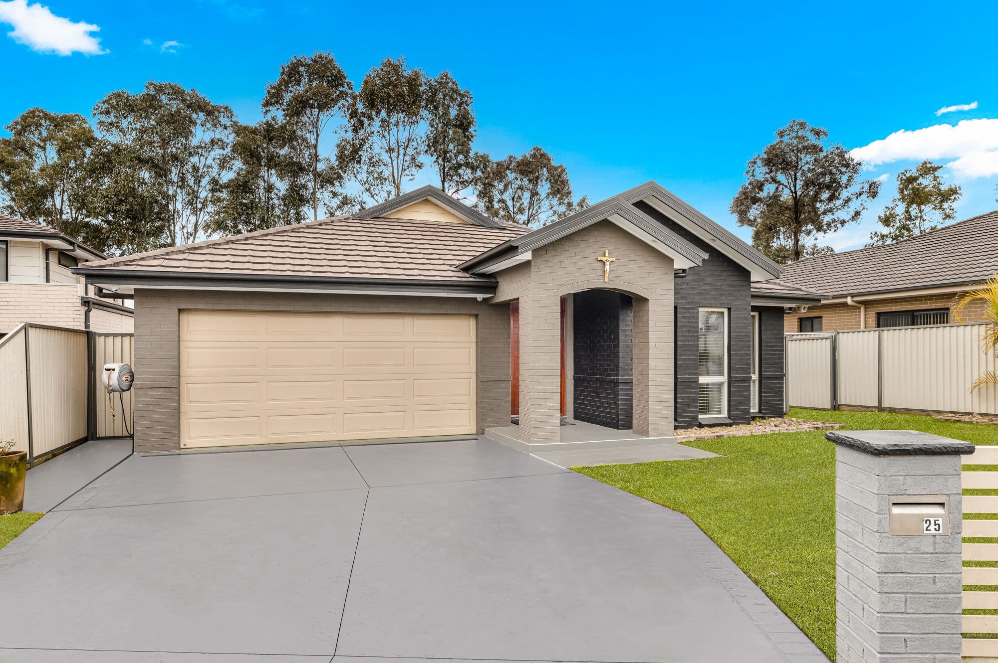 25 Fysh Avenue, Middleton Grange NSW 2171, Middleton Grange - Image 1