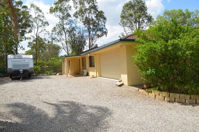 23 Vaughan Drive, ORMEAU QLD 4208, Ormeau - Thumbnail 4