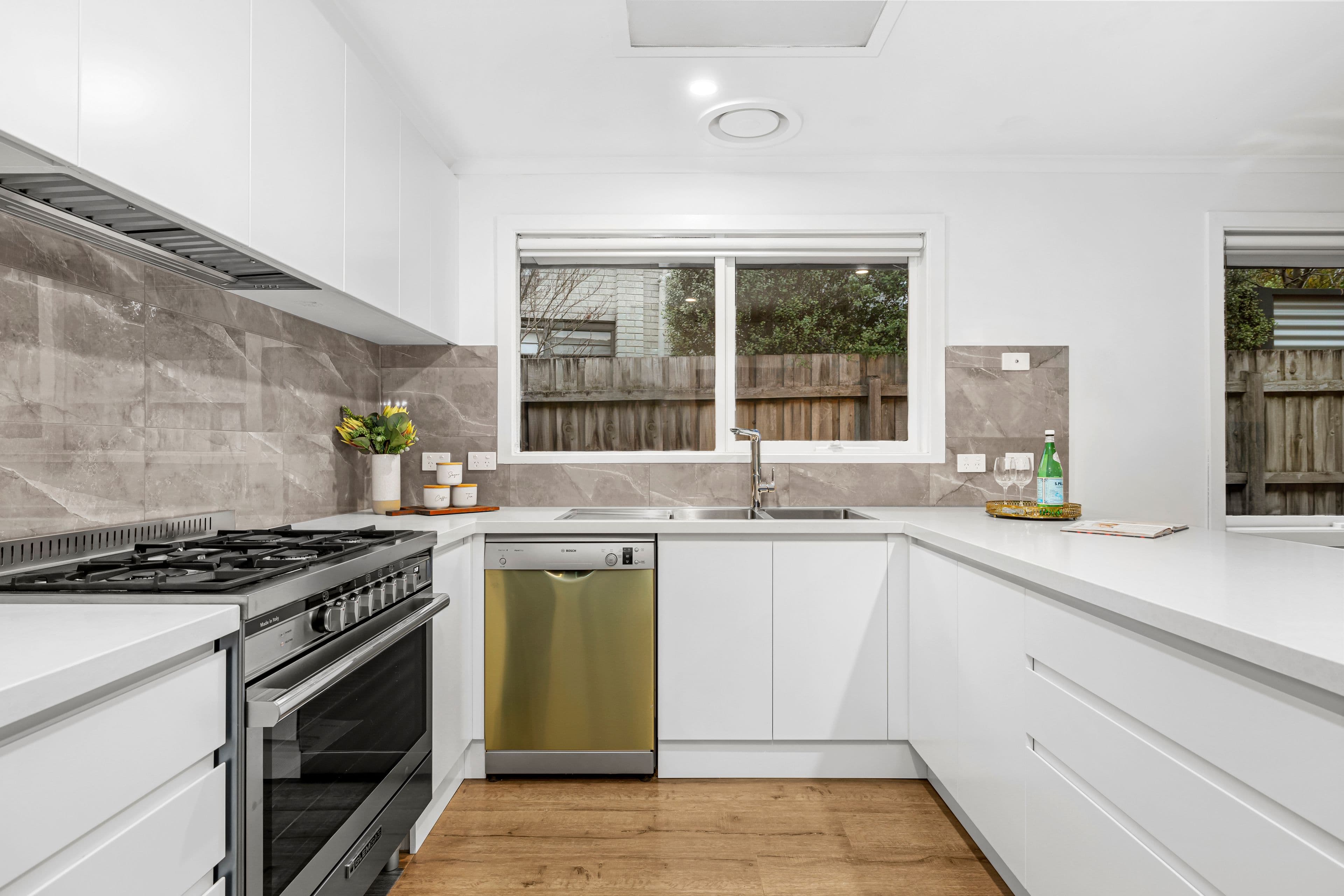 8 Charlton Court, Wantirna South VIC 3152, Wantirna South - Thumbnail 3
