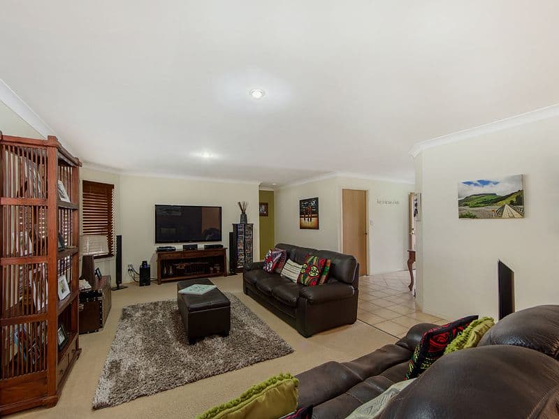 19 Eton Drive, Oxenford QLD 4210, Oxenford - Thumbnail 4