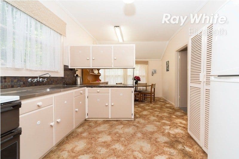 17 Bloomfield Crescent, Elizabeth Downs SA 5113, Elizabeth Downs - Thumbnail 5