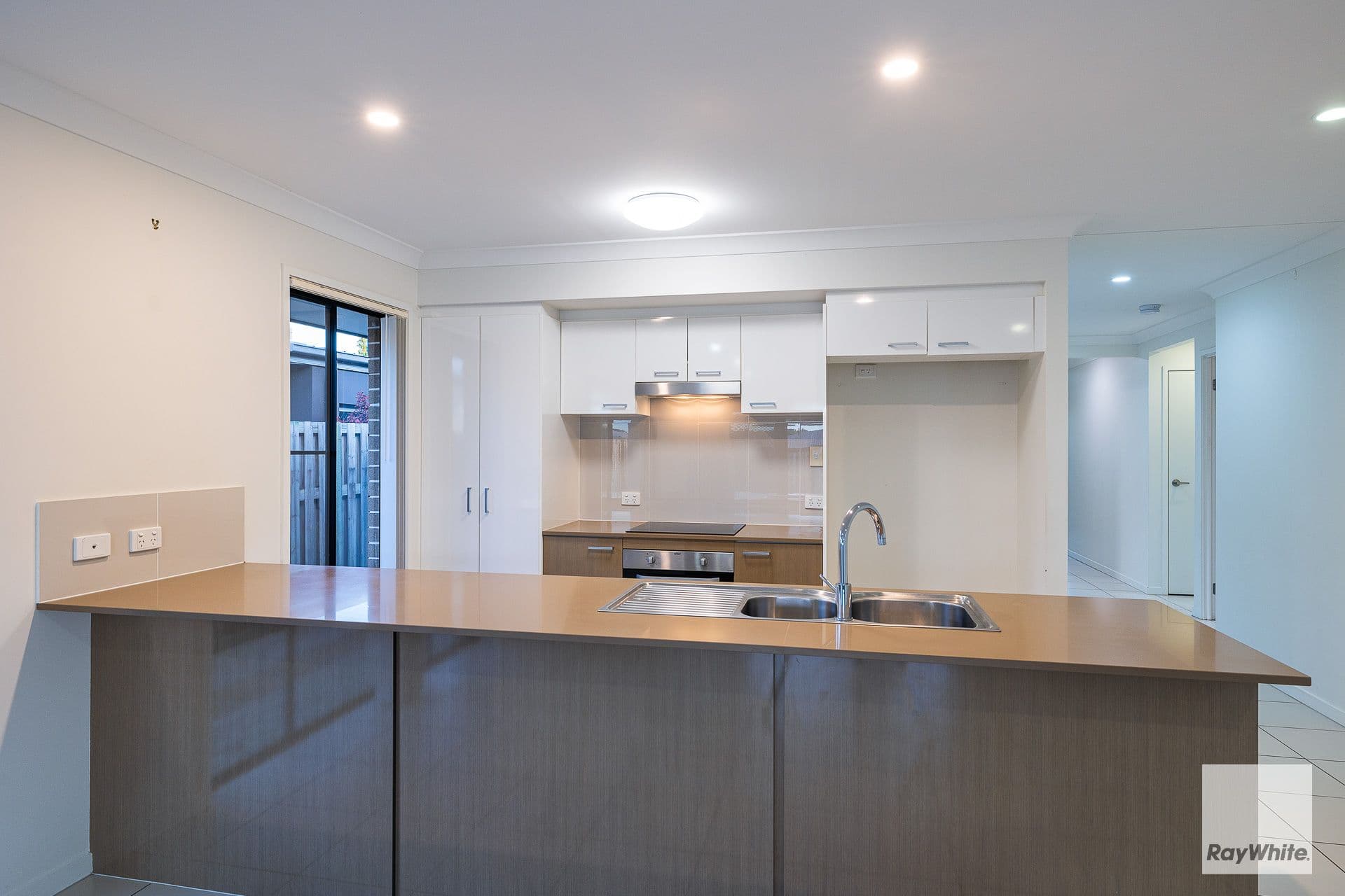 28 Rowe Crescent, Thornlands QLD 4164, Thornlands - Thumbnail 2