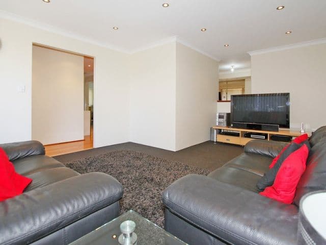 18 Jabiru Close, HUNTINGDALE WA 6110, Huntingdale - Thumbnail 3