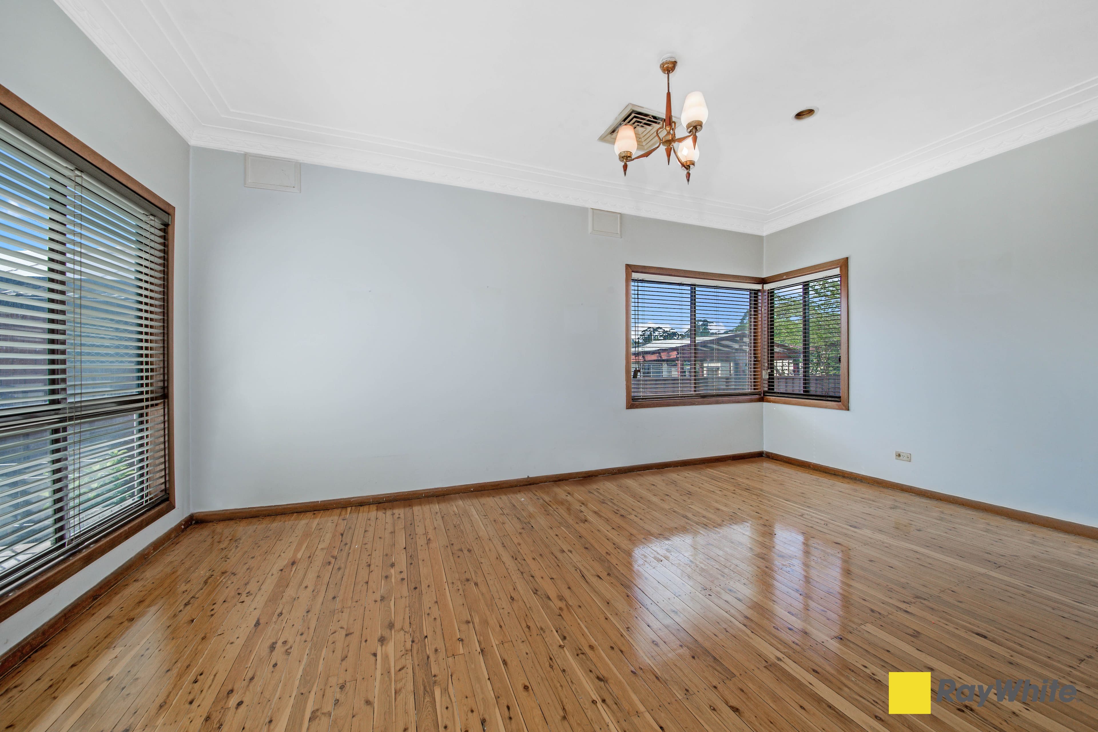 36 Wall Park Avenue, Seven Hills NSW 2147, Seven Hills - Thumbnail 3