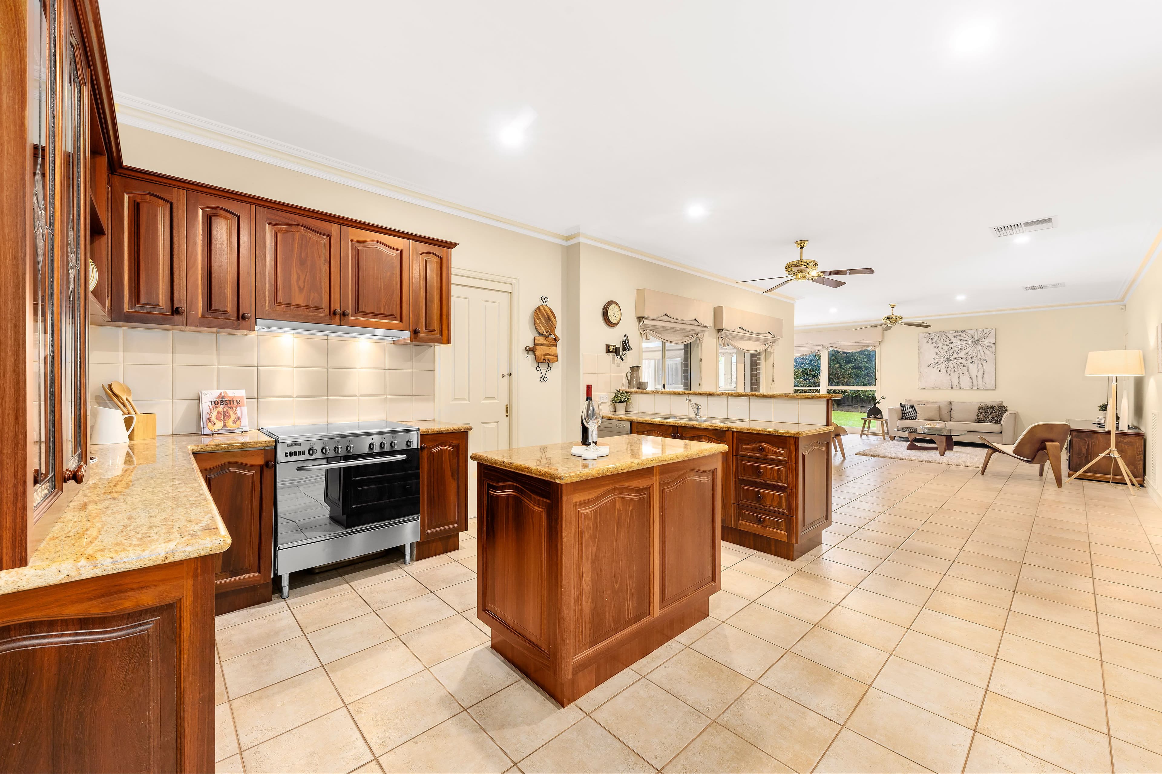 12 Cleveland Court, Rowville VIC 3178, Rowville - Thumbnail 3