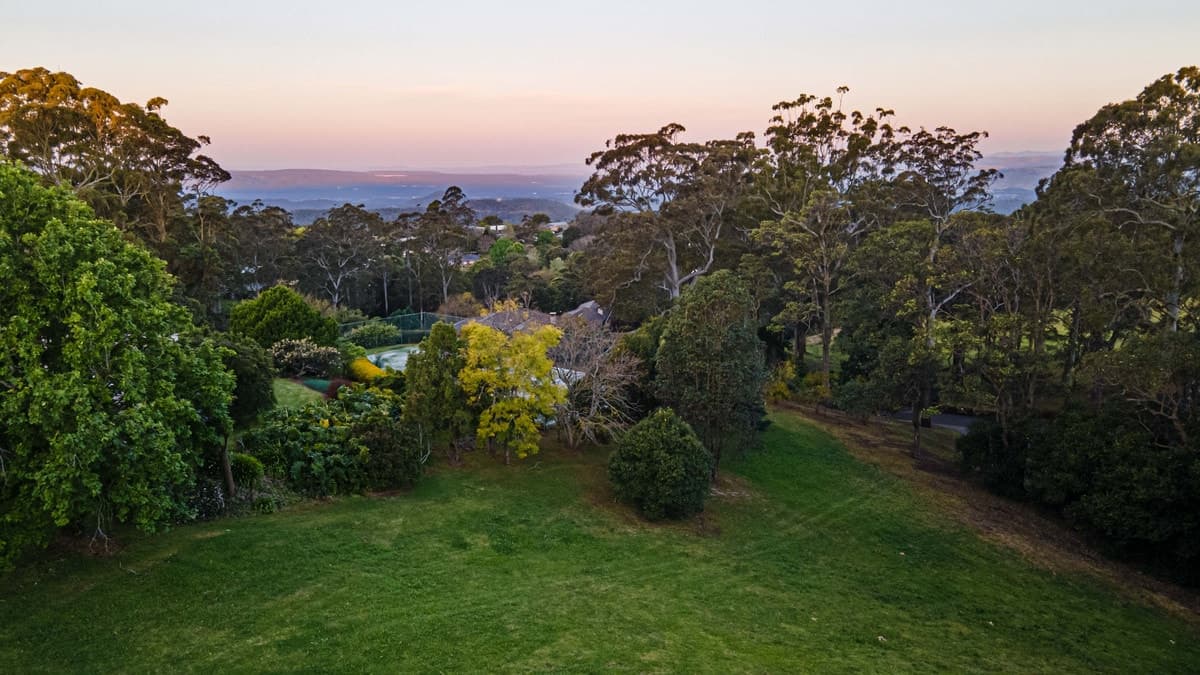 25 Hilltop Crescent, Blue Mountain Heights QLD 4350, Blue Mountain Heights - Thumbnail 3