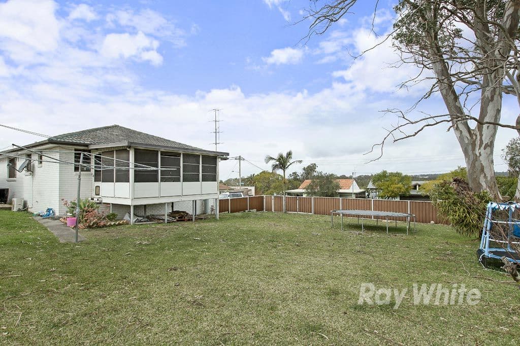 15 Edward Street, Fennell Bay - Thumbnail 2
