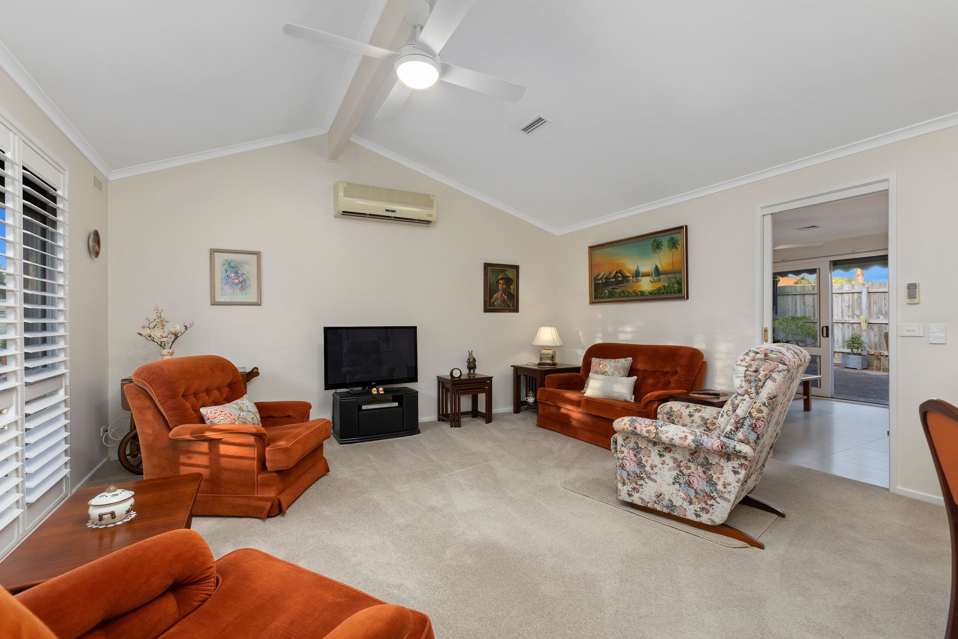 6 Lauren Close, Dingley Village VIC 3172, Dingley Village - Thumbnail 2