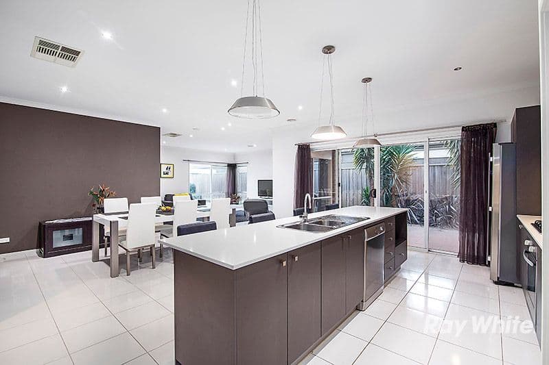 16 Nature Circuit, Cranbourne North VIC 3977, Cranbourne North - Thumbnail 3