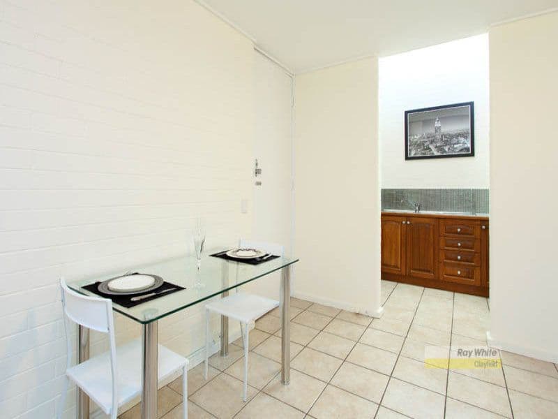 70 Kent Road, WOOLOOWIN QLD 4030, Wooloowin - Thumbnail 7