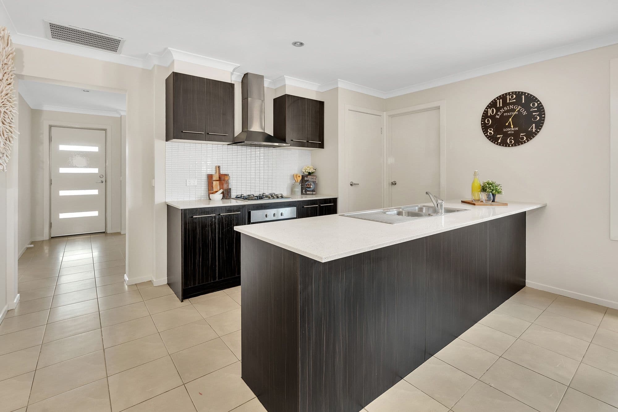 10 Gungurra Grove, Wyndham Vale VIC 3024, Wyndham Vale - Thumbnail 3
