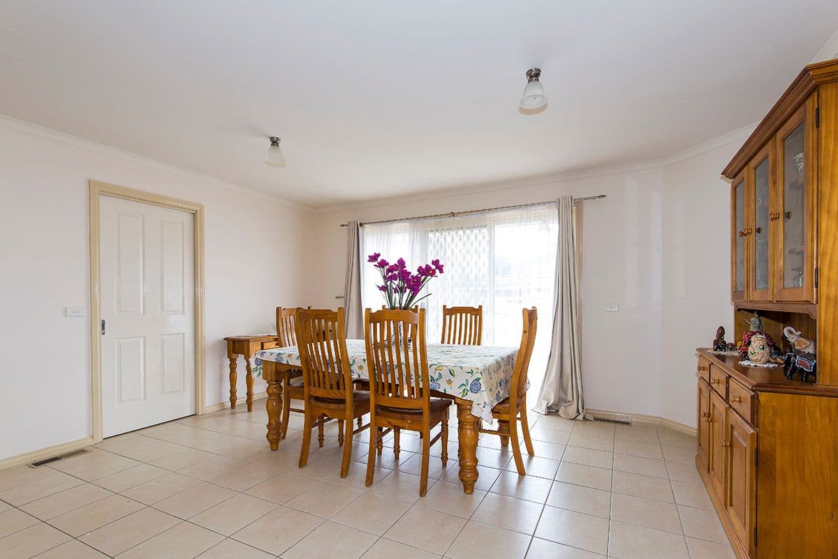 11 Sarah Court, South Morang VIC 3752, South Morang - Thumbnail 4