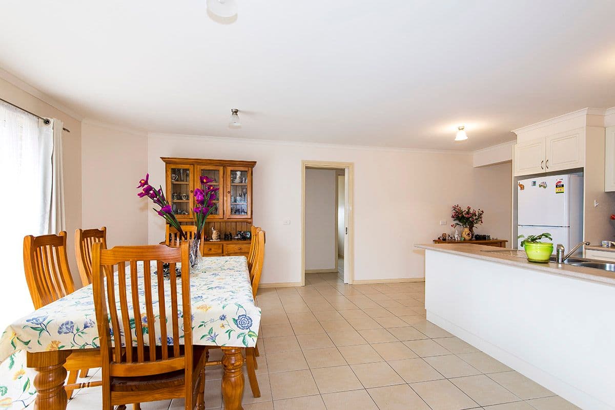 11 Sarah Court, South Morang VIC 3752, South Morang - Thumbnail 5