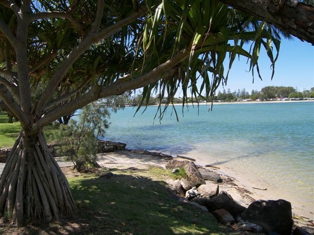 60 Djerral Avenue, BURLEIGH HEADS QLD 4220, Burleigh Heads - Thumbnail 2