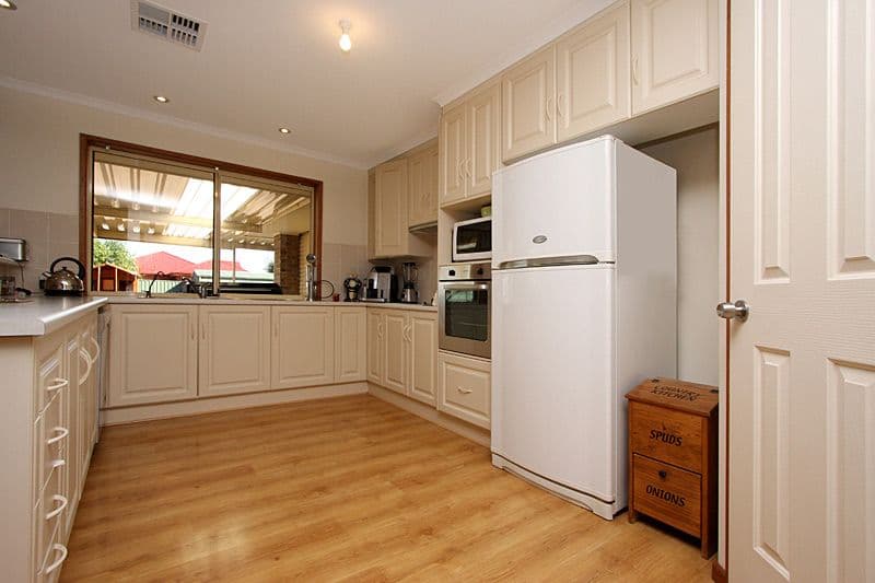 9 Almond Court, LEWISTON SA 5501, Lewiston - Thumbnail 2