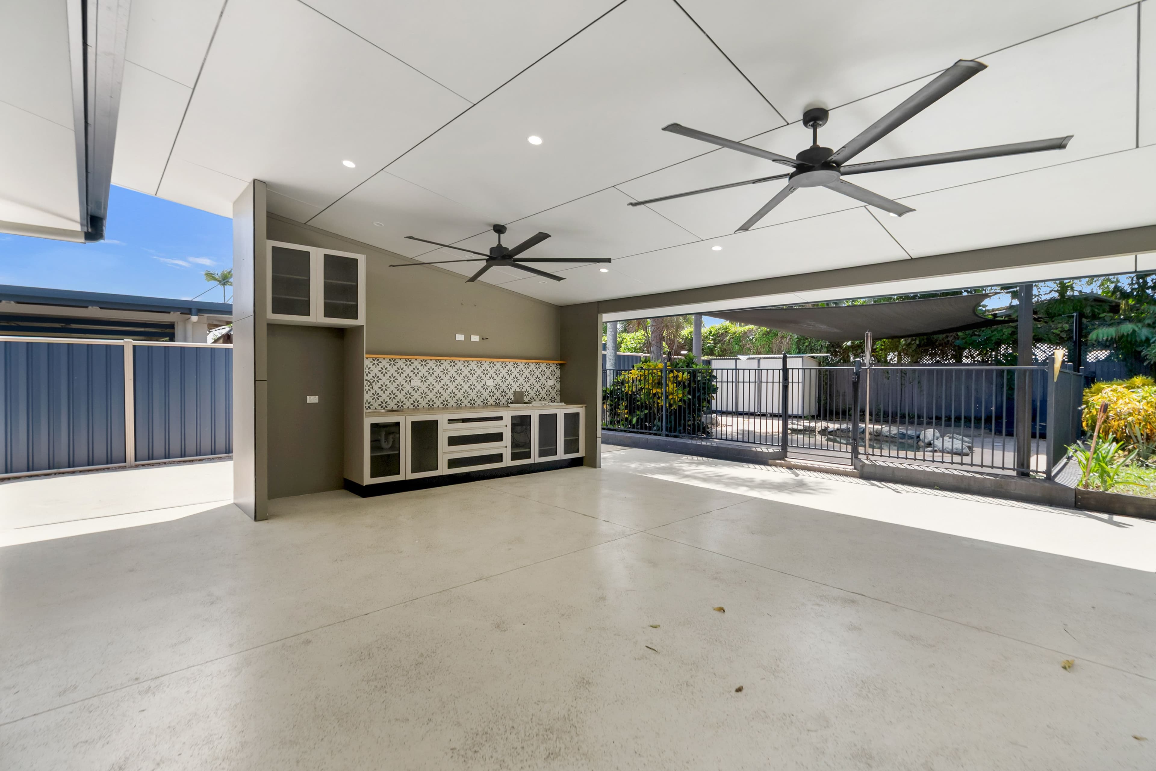 6 Magnolia Street, Holloways Beach QLD 4878, Holloways Beach - Image 1