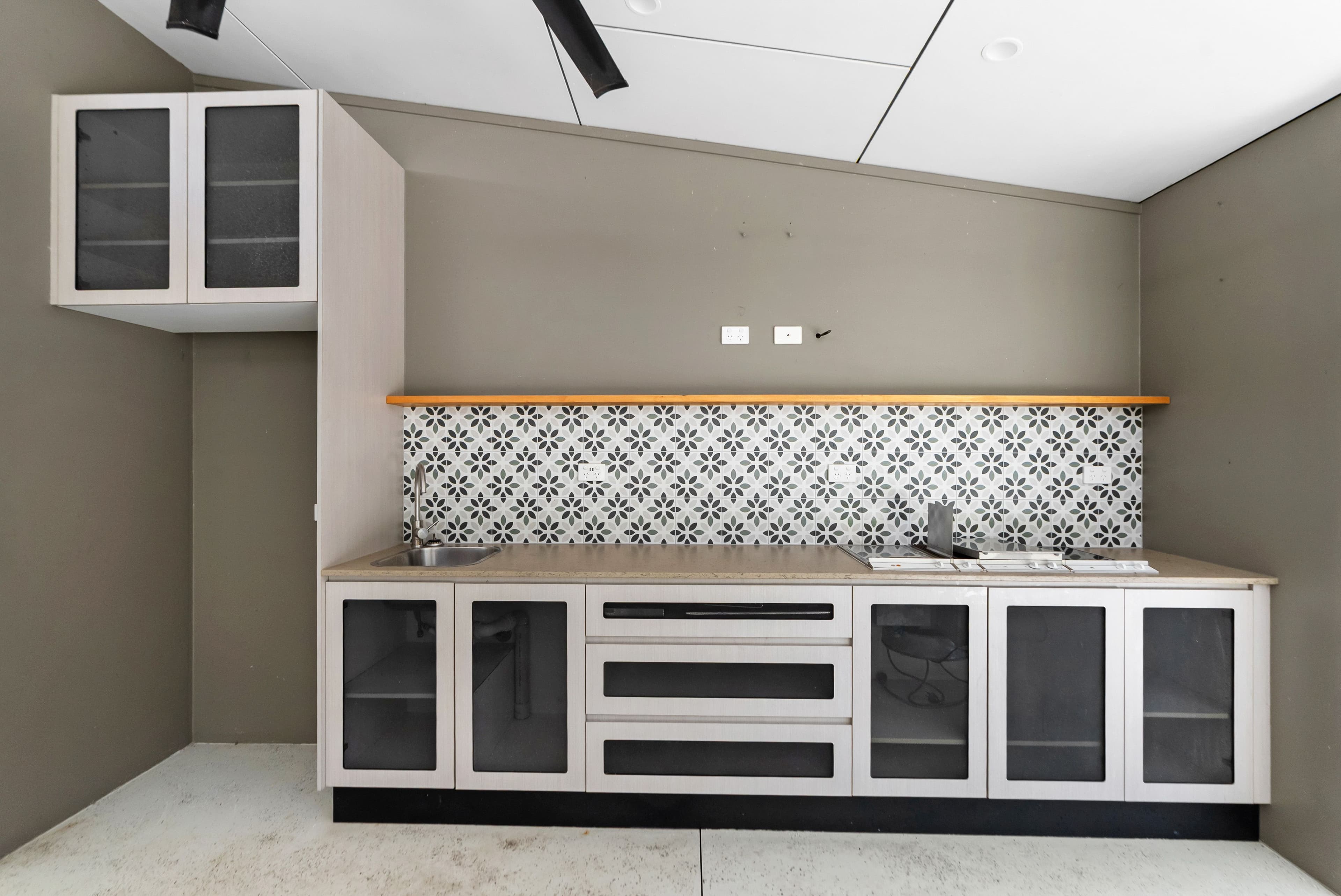6 Magnolia Street, Holloways Beach QLD 4878, Holloways Beach - Thumbnail 2