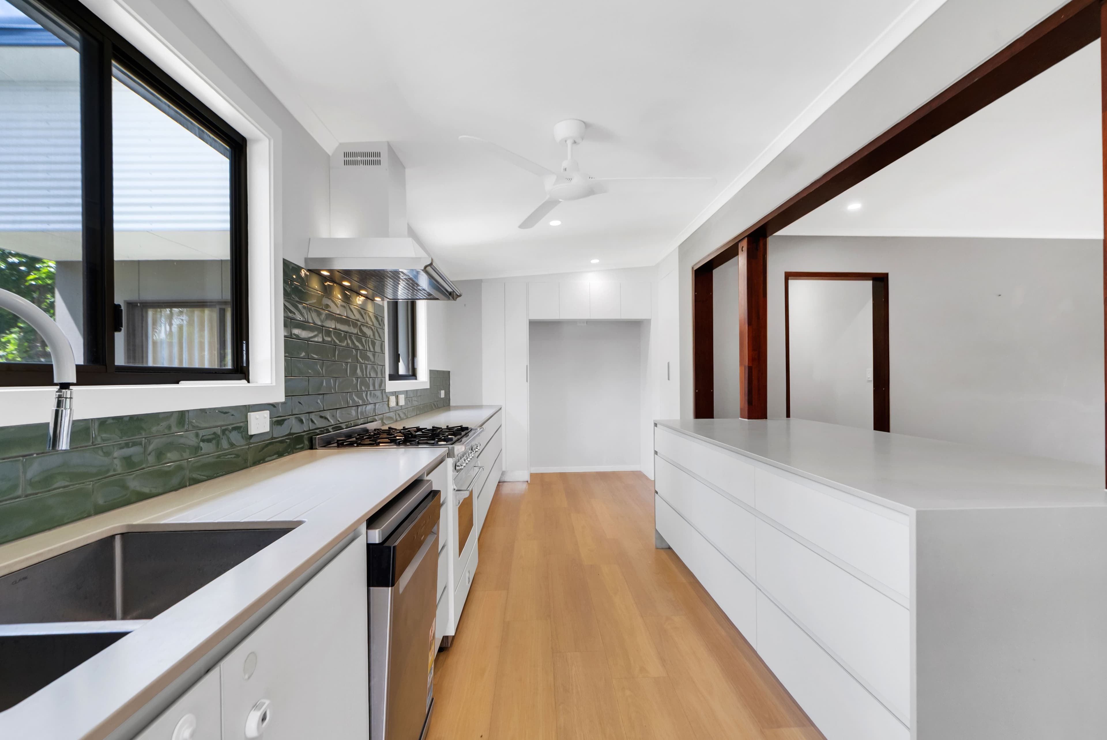 6 Magnolia Street, Holloways Beach QLD 4878, Holloways Beach - Thumbnail 4