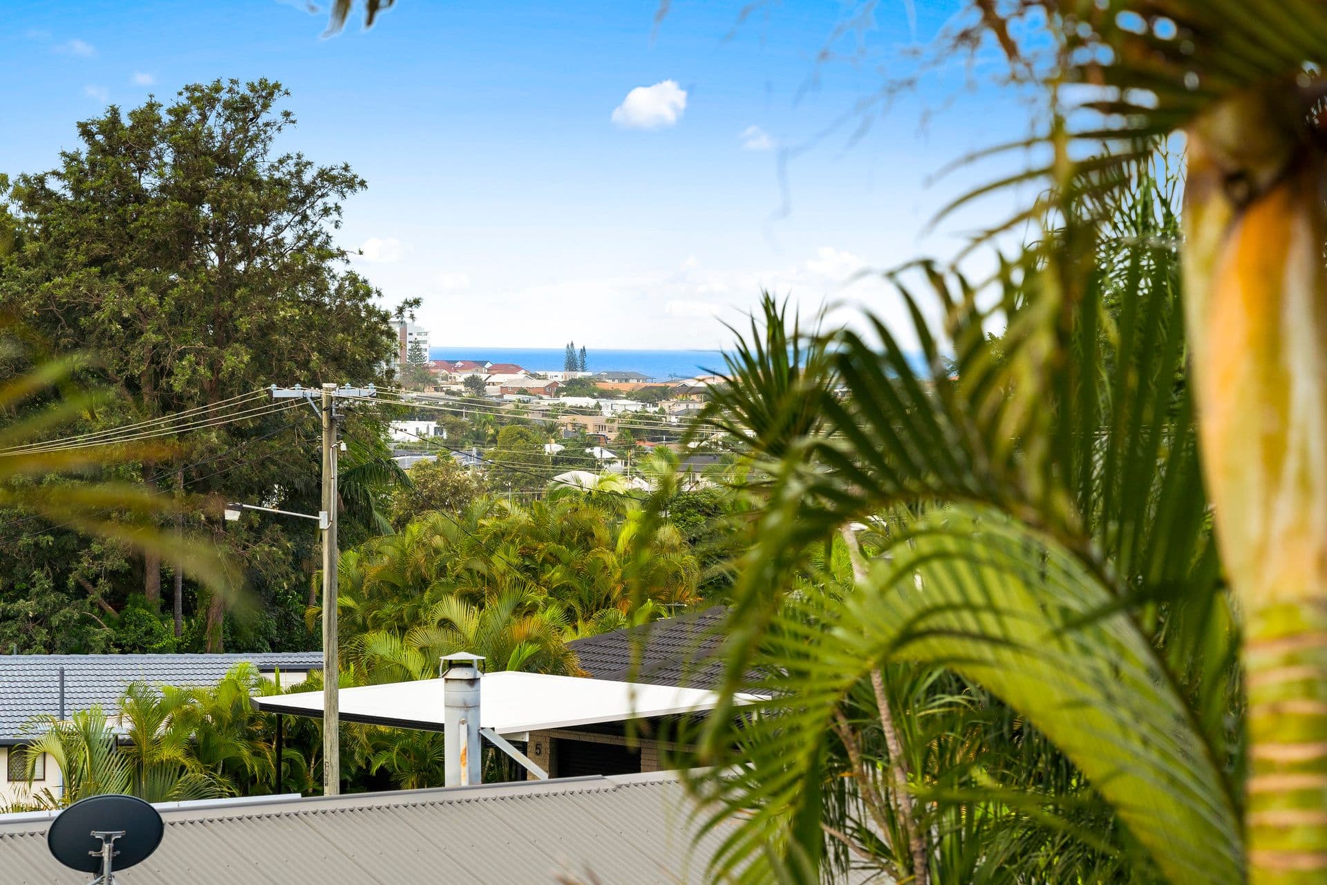 7 Seaview Parade, Elanora QLD 4221, Elanora - Thumbnail 2
