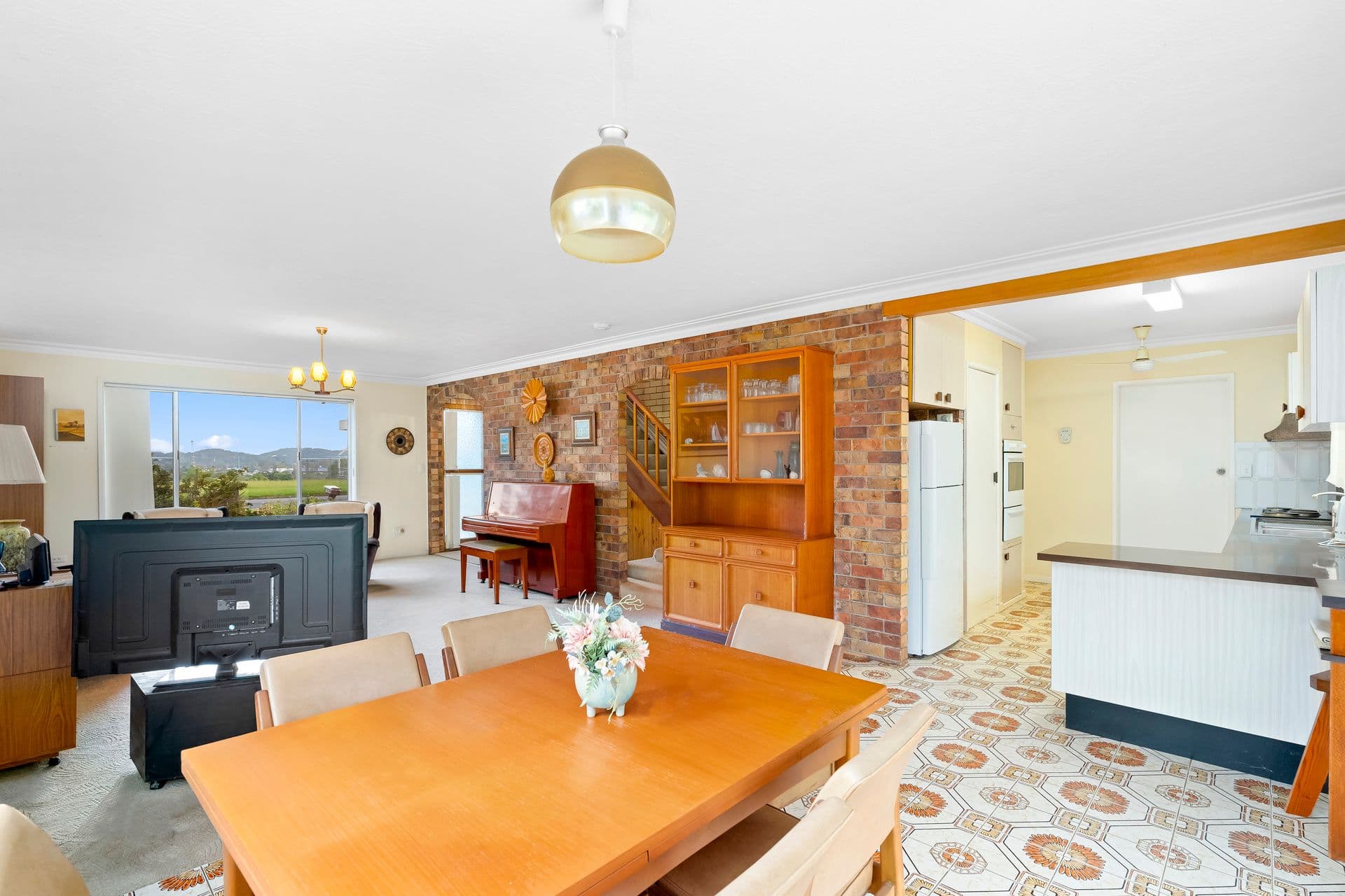 7 Seaview Parade, Elanora QLD 4221, Elanora - Thumbnail 4