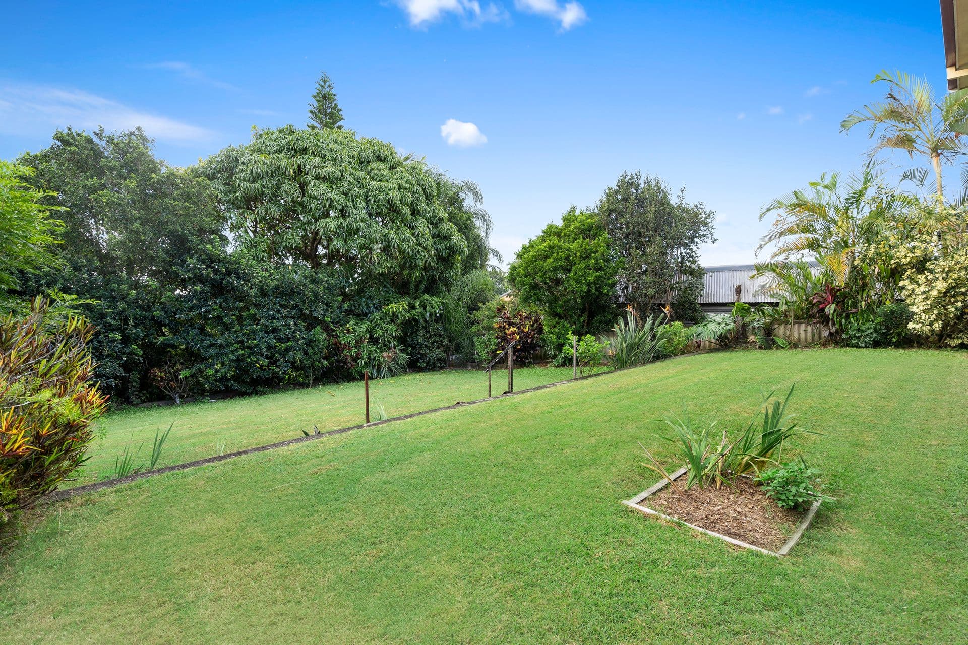 7 Seaview Parade, Elanora QLD 4221, Elanora - Thumbnail 8