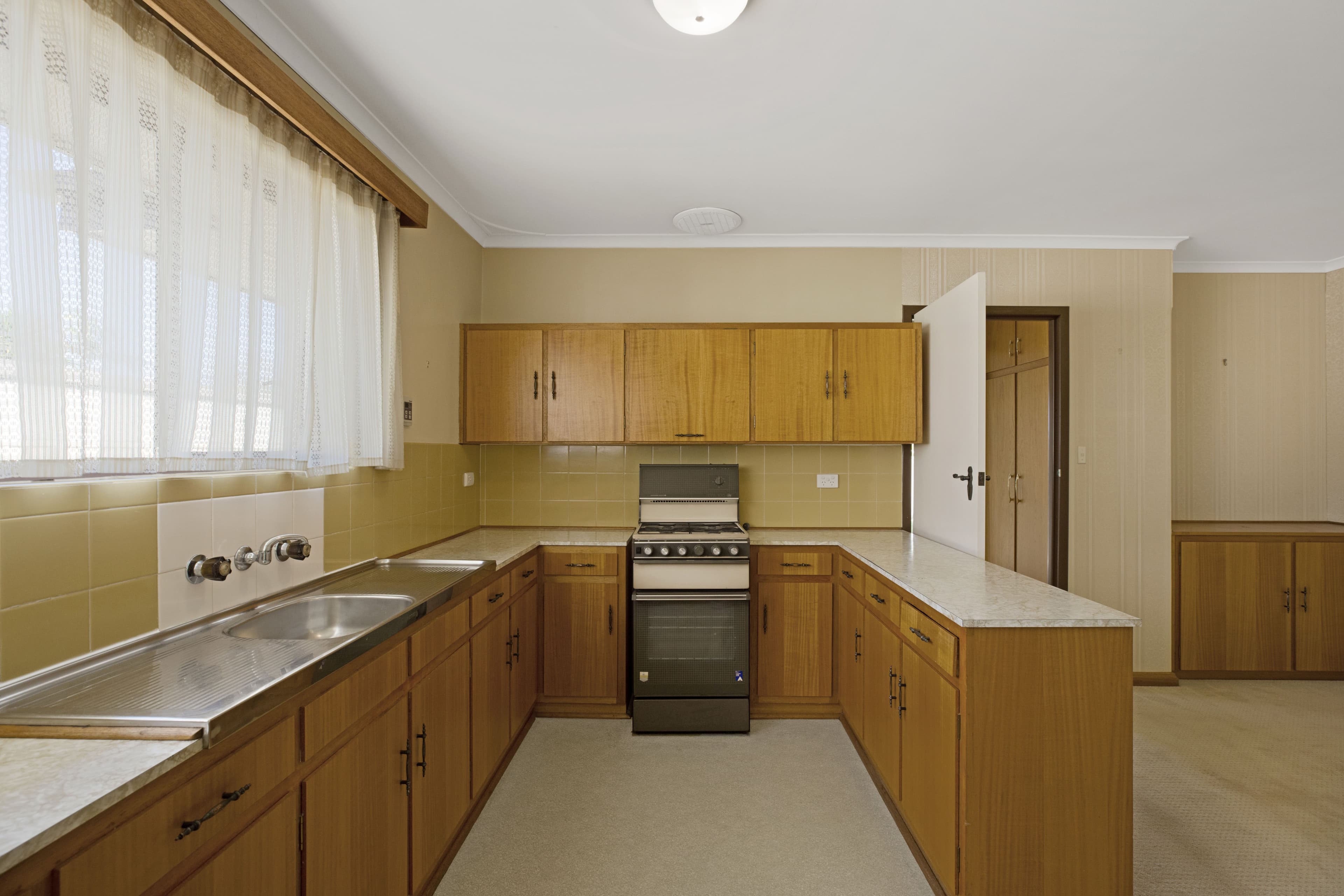 92 Finniss Street, Oaklands Park SA 5046, Oaklands Park - Thumbnail 7