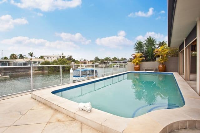 15 Etna Street, ISLE OF CAPRI QLD 4217, Isle Of Capri - Image 1