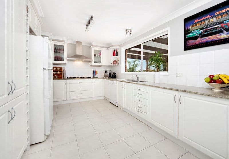 24 Blaxland Drive, ILLAWONG NSW 2234, Illawong - Thumbnail 5