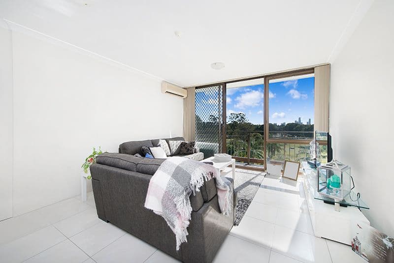 11 Fairway Drive Surfers Fairways West', CLEAR ISLAND WATERS QLD 4226, Clear Island Waters - Thumbnail 2