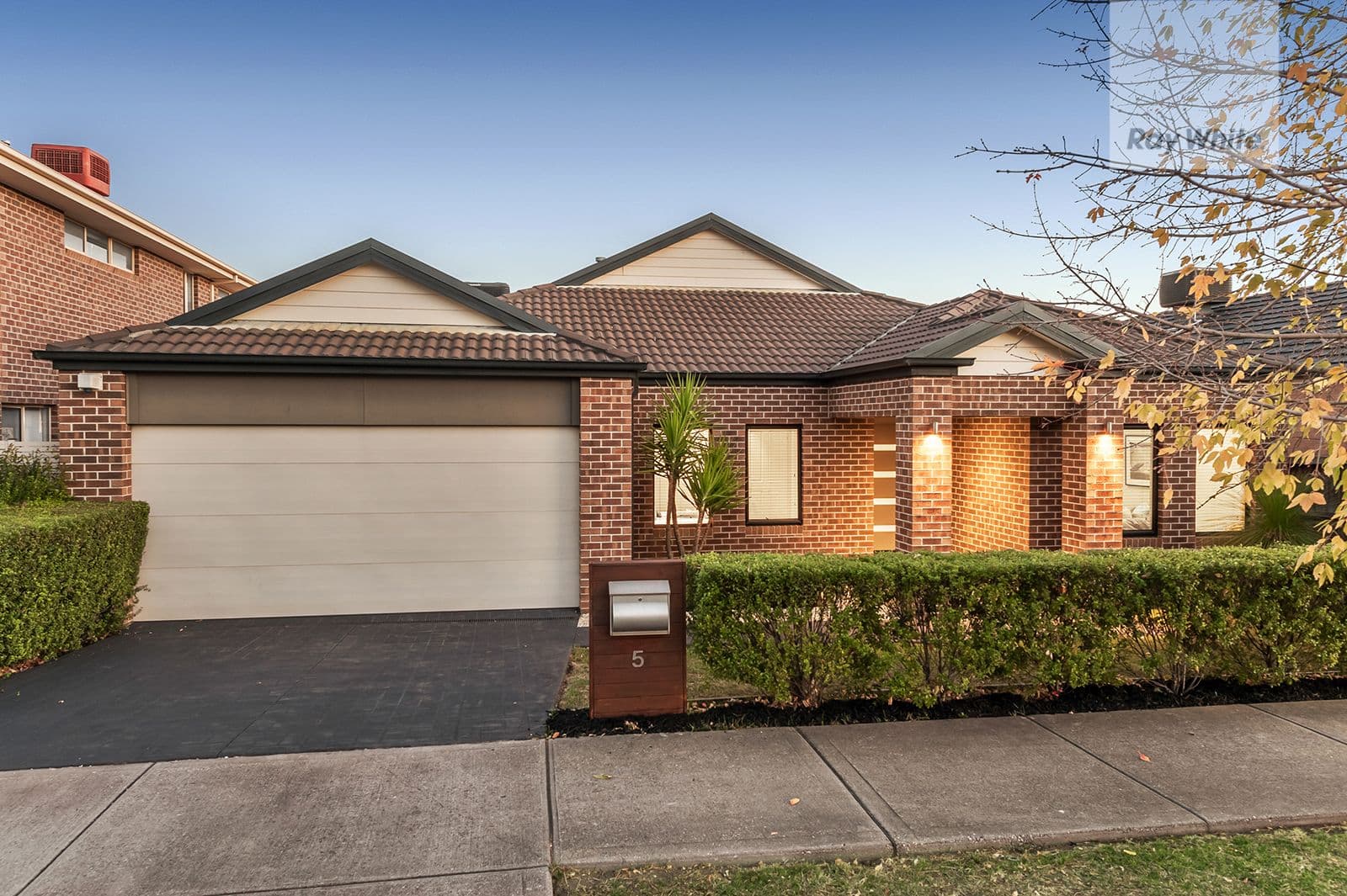5 Osprey Place, Craigieburn VIC 3064, Craigieburn - Thumbnail 2