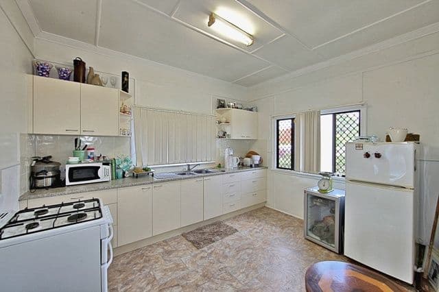25 Edwards Street, NORVILLE QLD 4670, Norville - Thumbnail 2