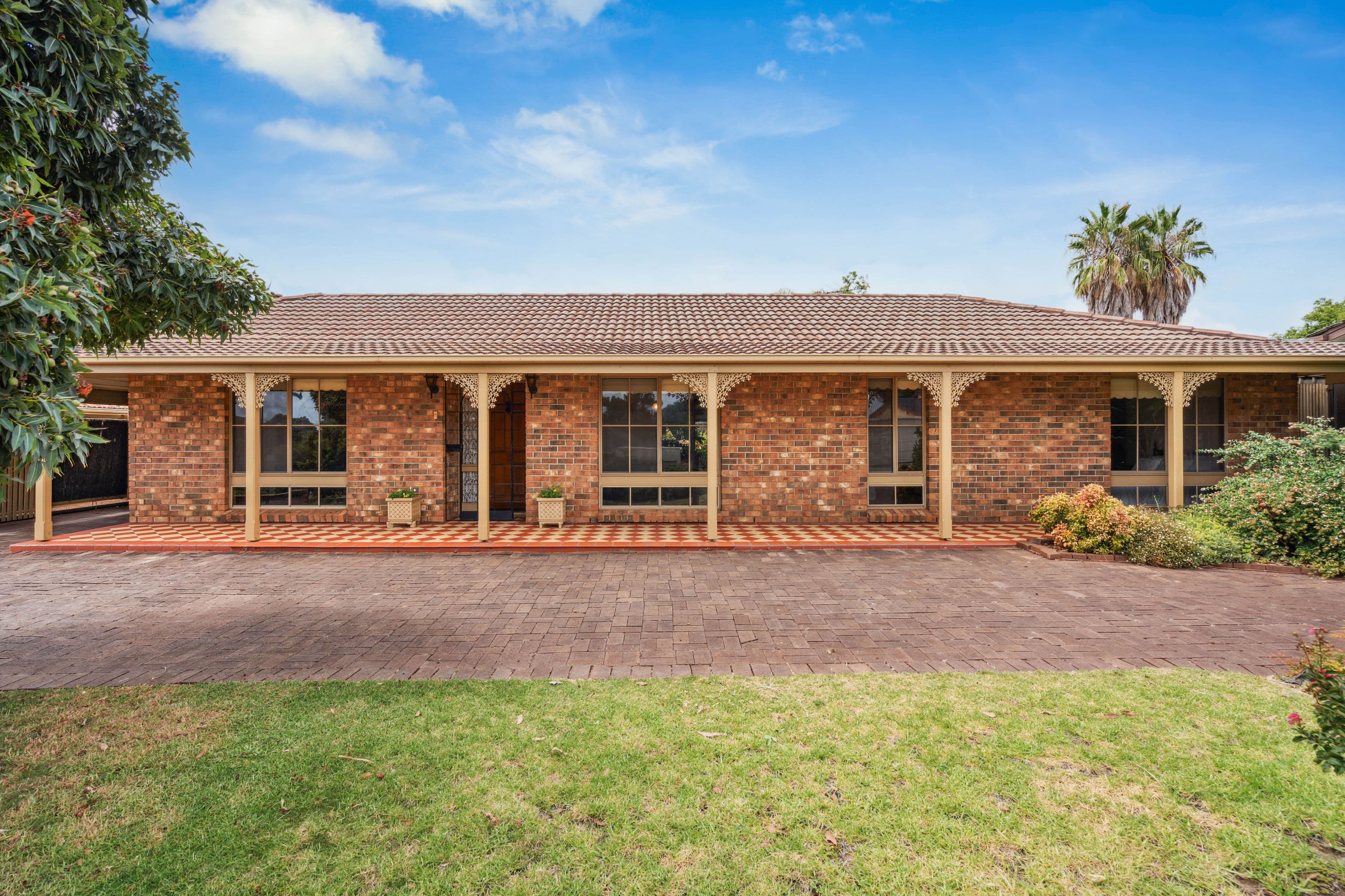 11 Robbie Drive, Reynella East SA 5161, Reynella East - Thumbnail 2